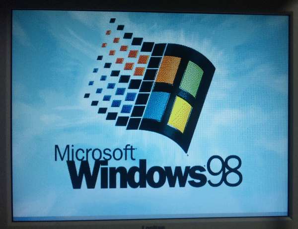 【動作確認済良品】NEC PC-9821V13/S5D2(Win98SE) w98hang.jpg